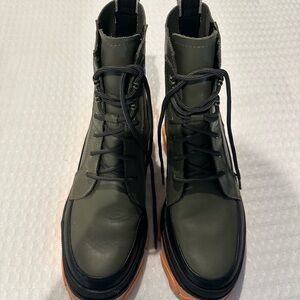 Sorel Women's Lace Up Boots - Green and Black